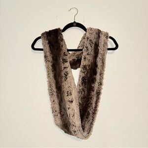 Cejon | Luxurious Faux Fur Scarf in Brown